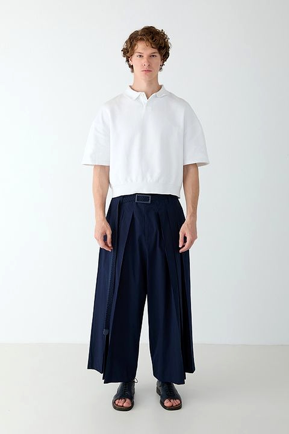 Pleated Wide Trouser in Navy — YEG Textile